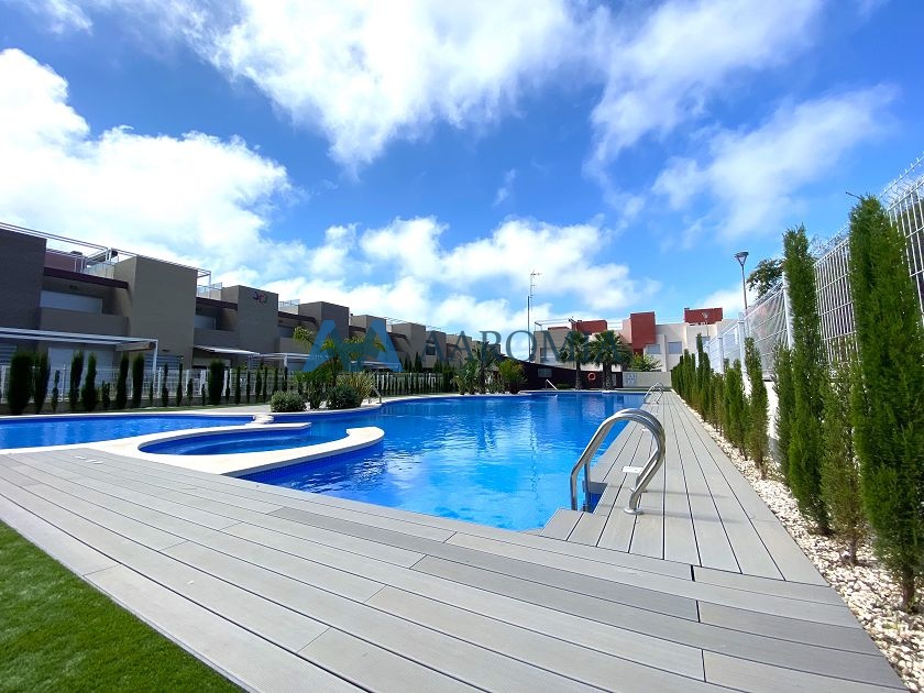 Magnifico apartamento de planta alta LA ISLA - Torrevieja