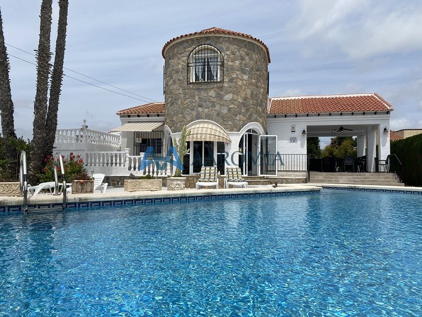 Magnifica VILLA con piscina privada - Torrevieja
